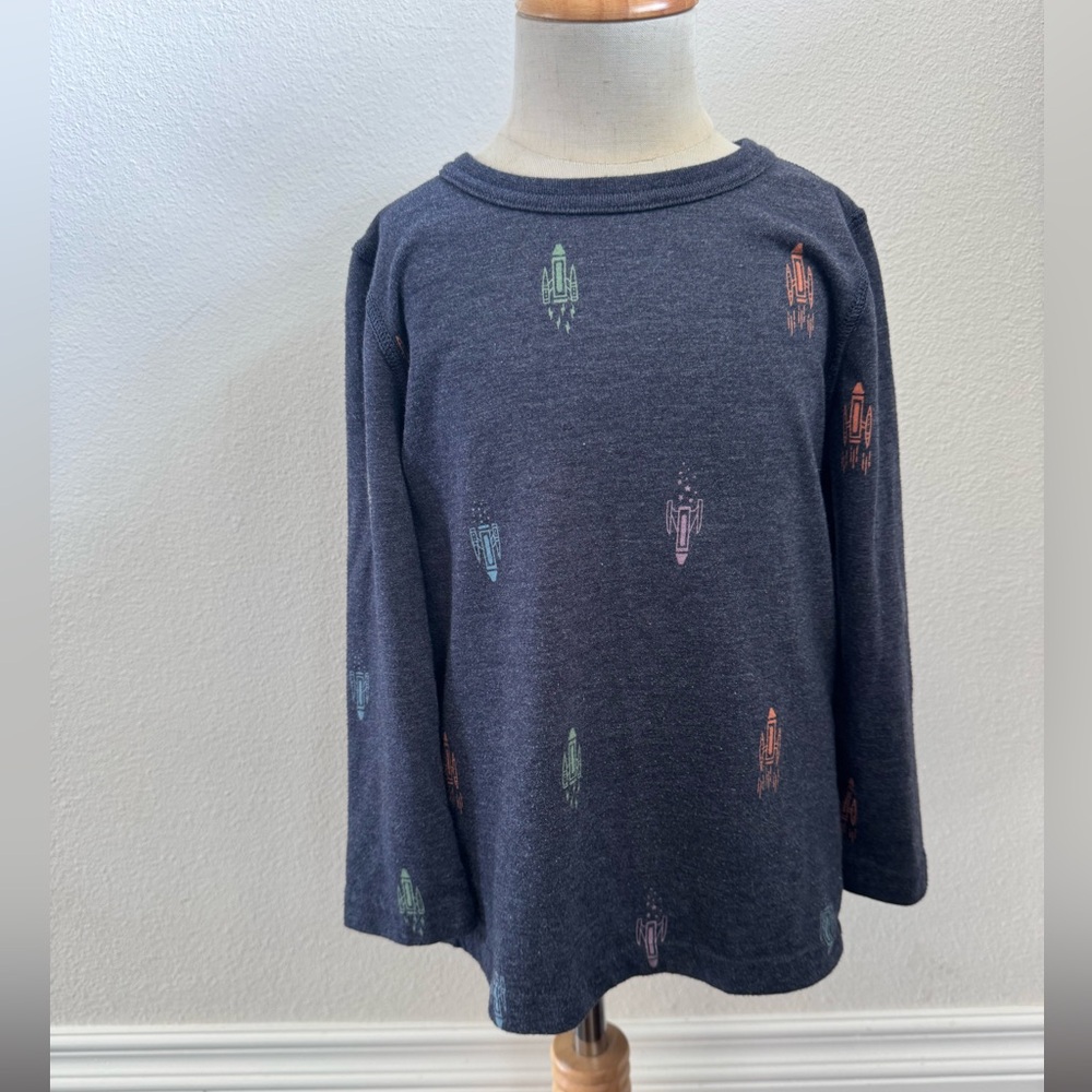 Cat and Jack rocket long sleeve T-shirt 5T